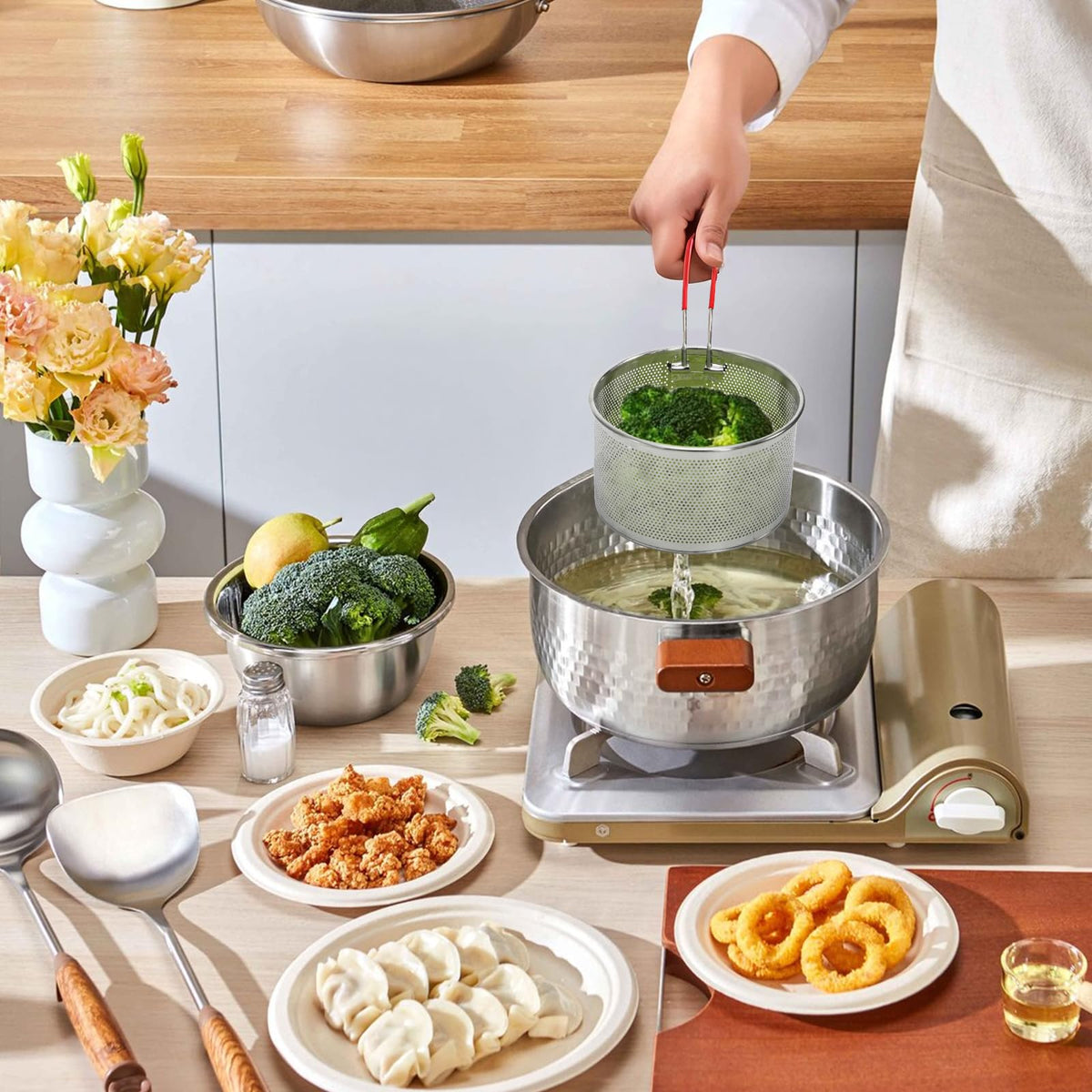 Set of 2 Stainless Steel Pasta Strainers with Removable Handle N942