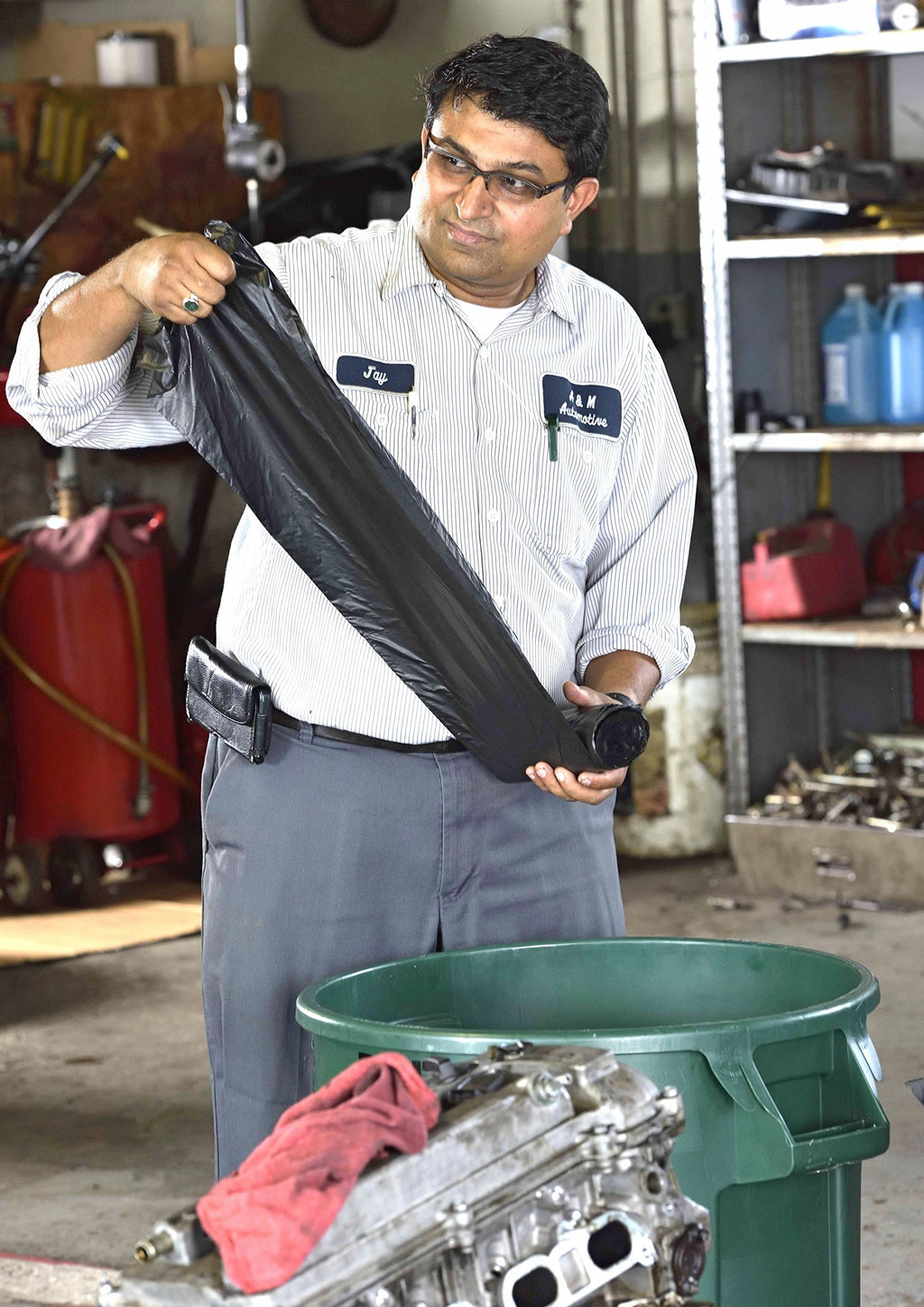 Black 40-45 Gal Coreless Roll Trash Bags R3654
